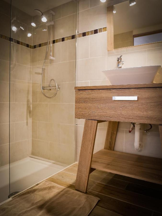 Le Bois De Laval Bed and Breakfast Marey-les-Fussey Exteriör bild